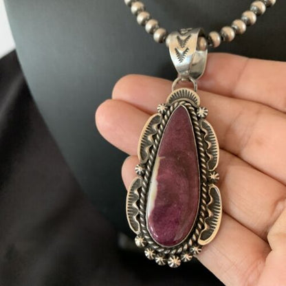 Navajo Purple Spiny Oyster Pendant Necklace | Sterling Silver | Authentic Native American Handmade | 11307
