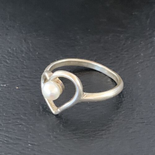Navajo Old Pawn White Pearl Heart Ring | Sterling Silver | Sz 7 | Authentic Native American Handmade | 13177