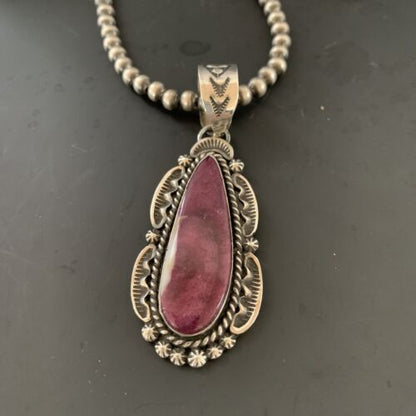 Navajo Purple Spiny Oyster Pendant Necklace | Sterling Silver | Authentic Native American Handmade | 11307
