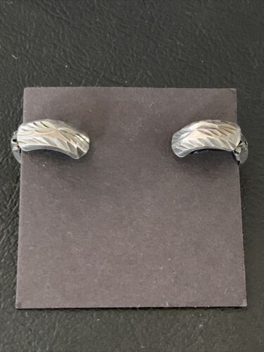 Old Pawn Diamond Cut Sterling Silver Hoop Stud Earrings | 0.25" | 13011