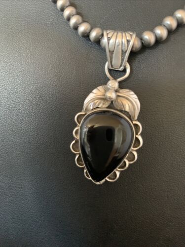 Native American Men's Navajo Pearls Necklace | Sterling Silver Black Onyx Pendant | 13096 - Masha USA