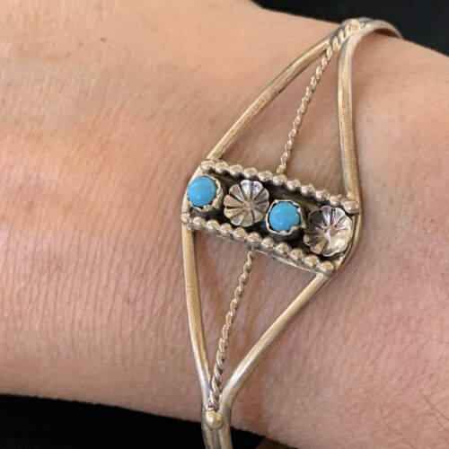 Handmade Women's Sterling Silver Blue Kingman Turquoise Cuff Wire Bracelet | 12879