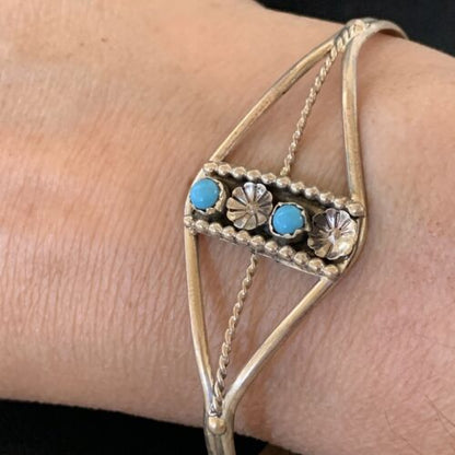 Handmade Women's Sterling Silver Blue Kingman Turquoise Cuff Wire Bracelet | 12879