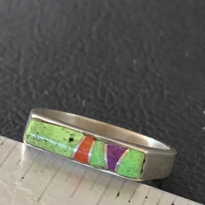 Southwestern Navajo Green Gaspeite Sugilite Red Coral Inlay Ring | Sz 7 | 02251