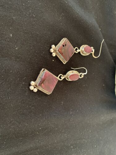 Navajo Purple Spiny Oyster Dangle Earrings | Sterling Silver | Authentic Native American Handmade | 201