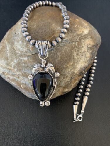 Native American Men's Navajo Pearls Necklace with Black Onyx Pendant | Sterling Silver | 13100 - Masha USA