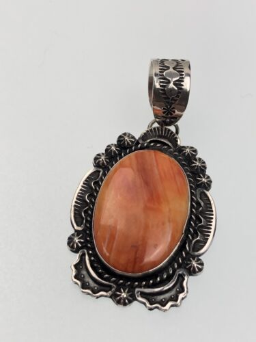 Navajo Pearls Orange Spiny Oyster Pendant Necklace | Sterling Silver | Authentic Native American Handmade | 13750