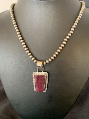 Navajo Pearls Purple Spiny Oyster Pendant Necklace | Sterling Silver | Authentic Native American Handmade | 10947