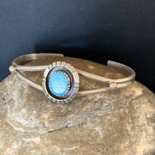 Handmade Women's Sterling Silver Blue Kingman Turquoise Cuff Wire Bracelet | 12878
