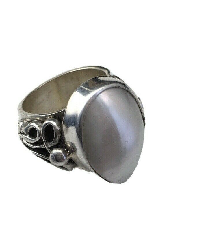 Navajo Women's White Mother of Pearl Ring | Sterling Silver | Sz 8 | Authentic Native American Handmade | 1718